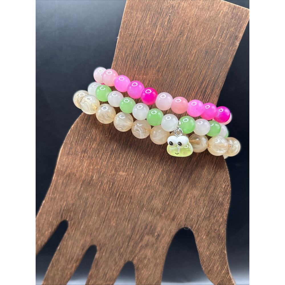 3 Beaded Stretch Bracelets Size 6 Glass And Acrylic Frog Charm